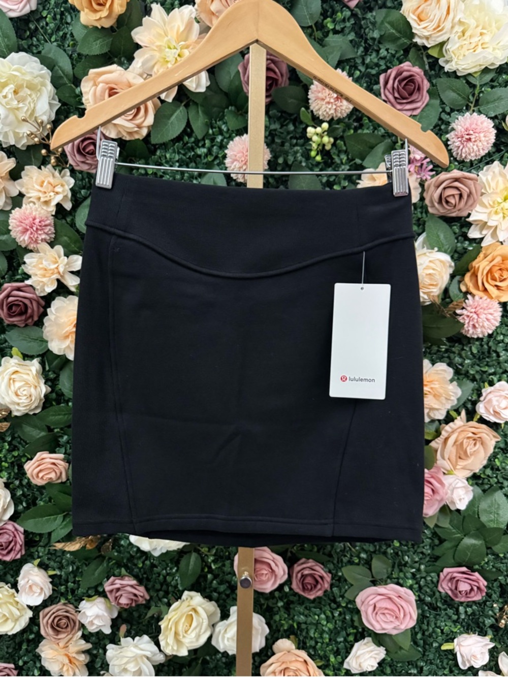 Lululemon Scuba High Rise Mini Skirt - Picture 4 of 7